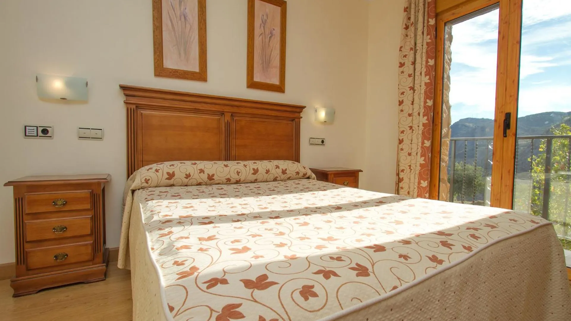 La Higuera Hotel Guejar Sierra
