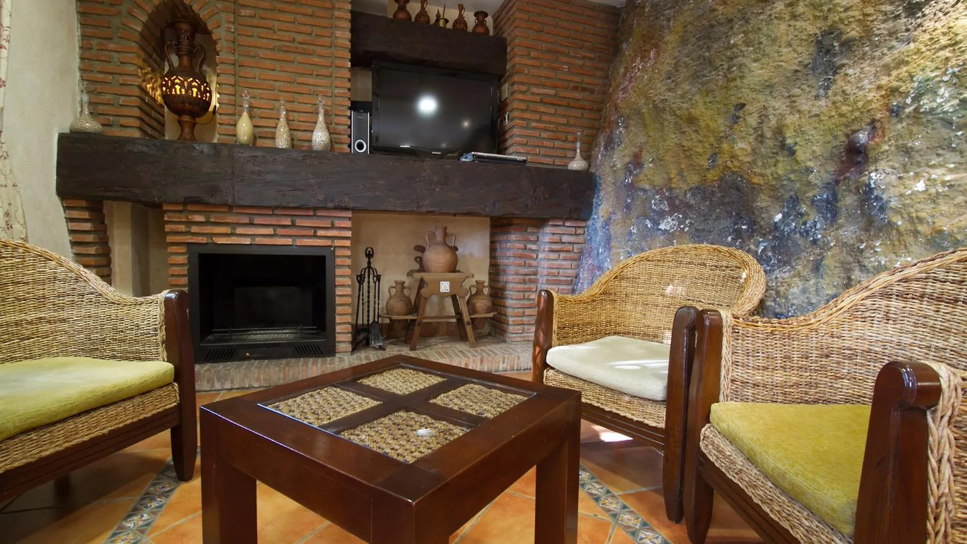 La Higuera Hotel Guejar Sierra